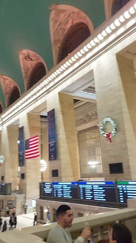 Grand Central Racquet Stringer