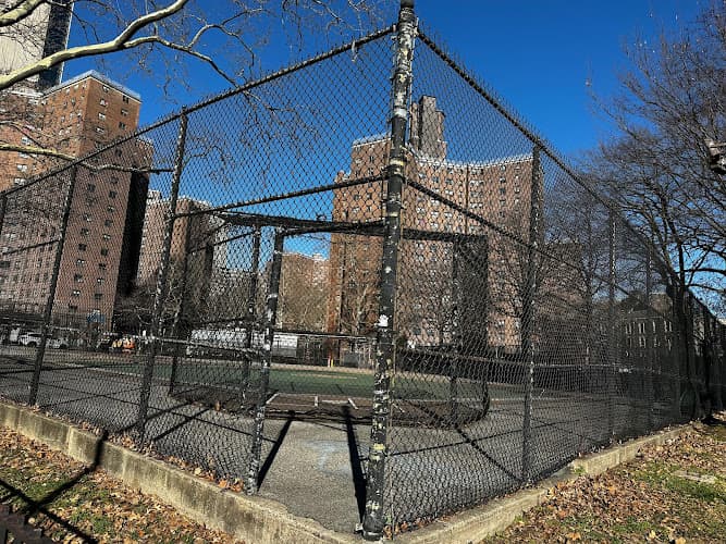 Robert F Wagner Sr Pl Outdoor Basketball Court