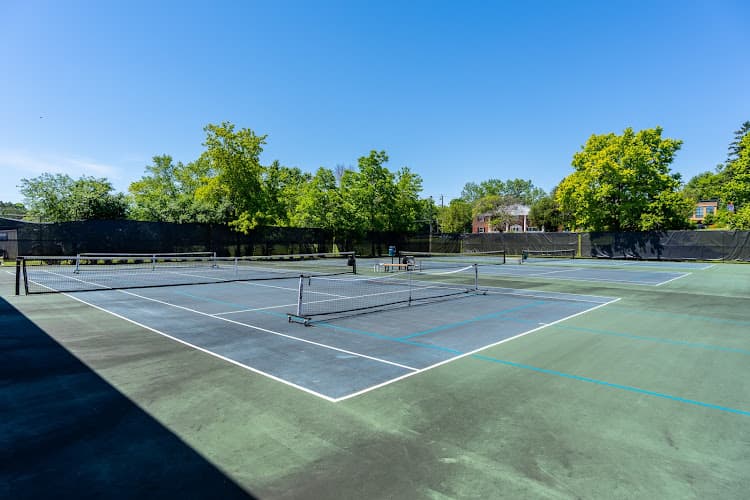 Elite Sports Club-River Glen