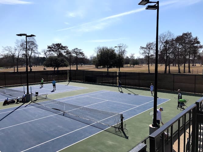 Querbes Tennis Center