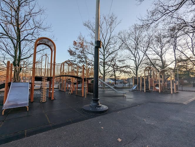 Oakland Gardens Playground