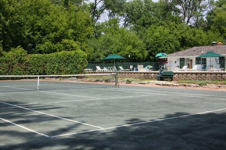 River Tennis Club